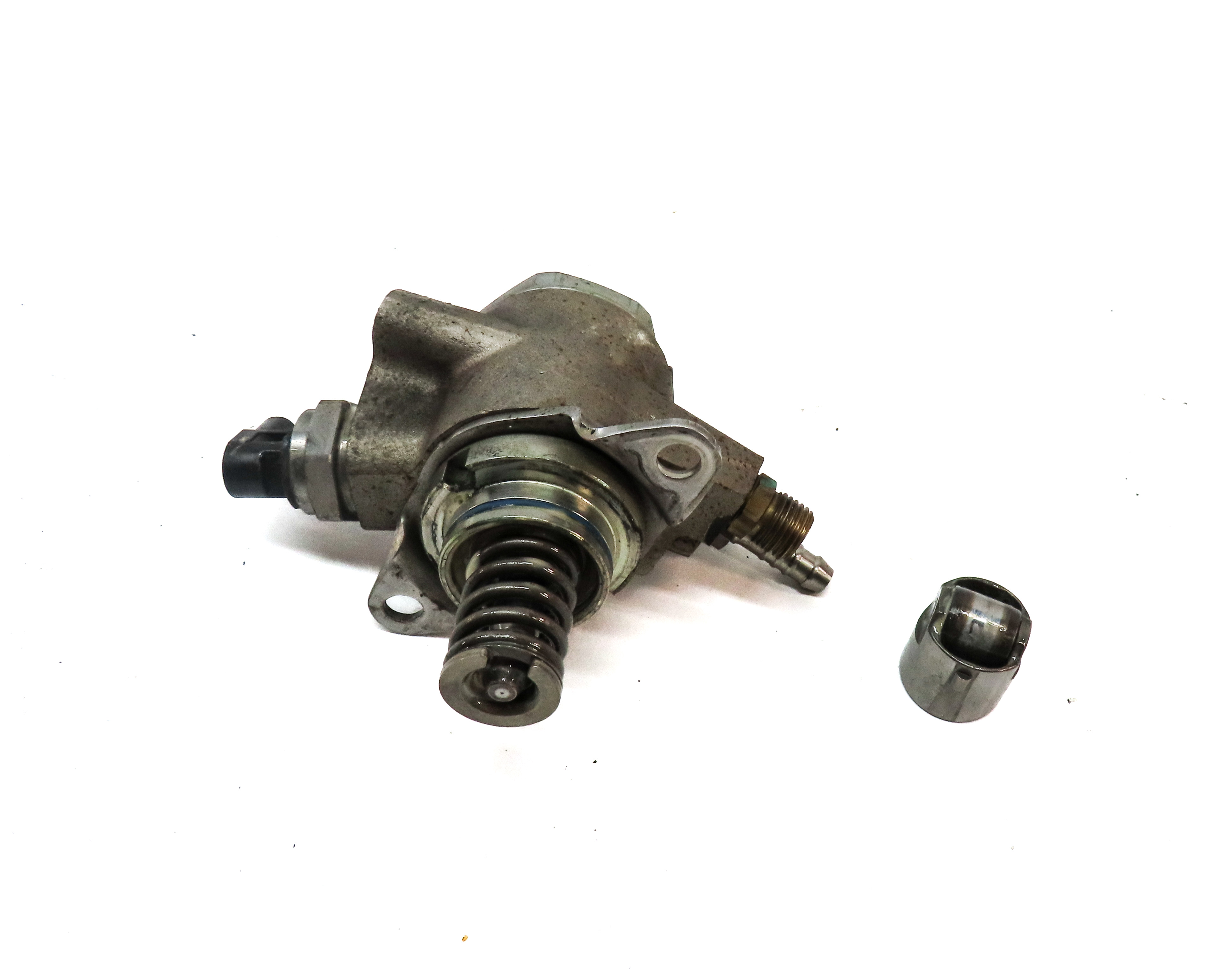 12-17 AUDI A6 A7 A8 Q5 Q7 S4 S5 (B8 8K 8T C7 4L) 3.0L HIGH PRESSURE FUEL PUMP — exact item pictured